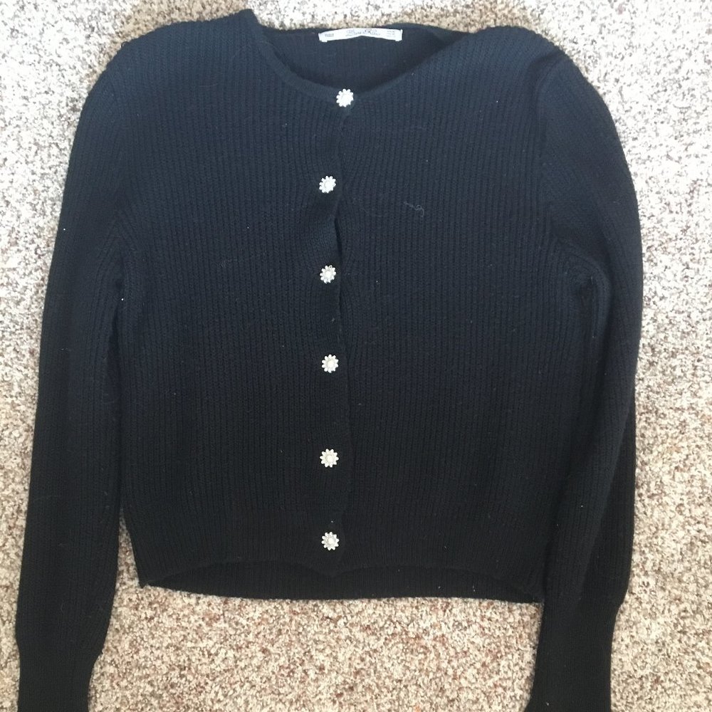 Chunky sweater with diamond/pearl buttons